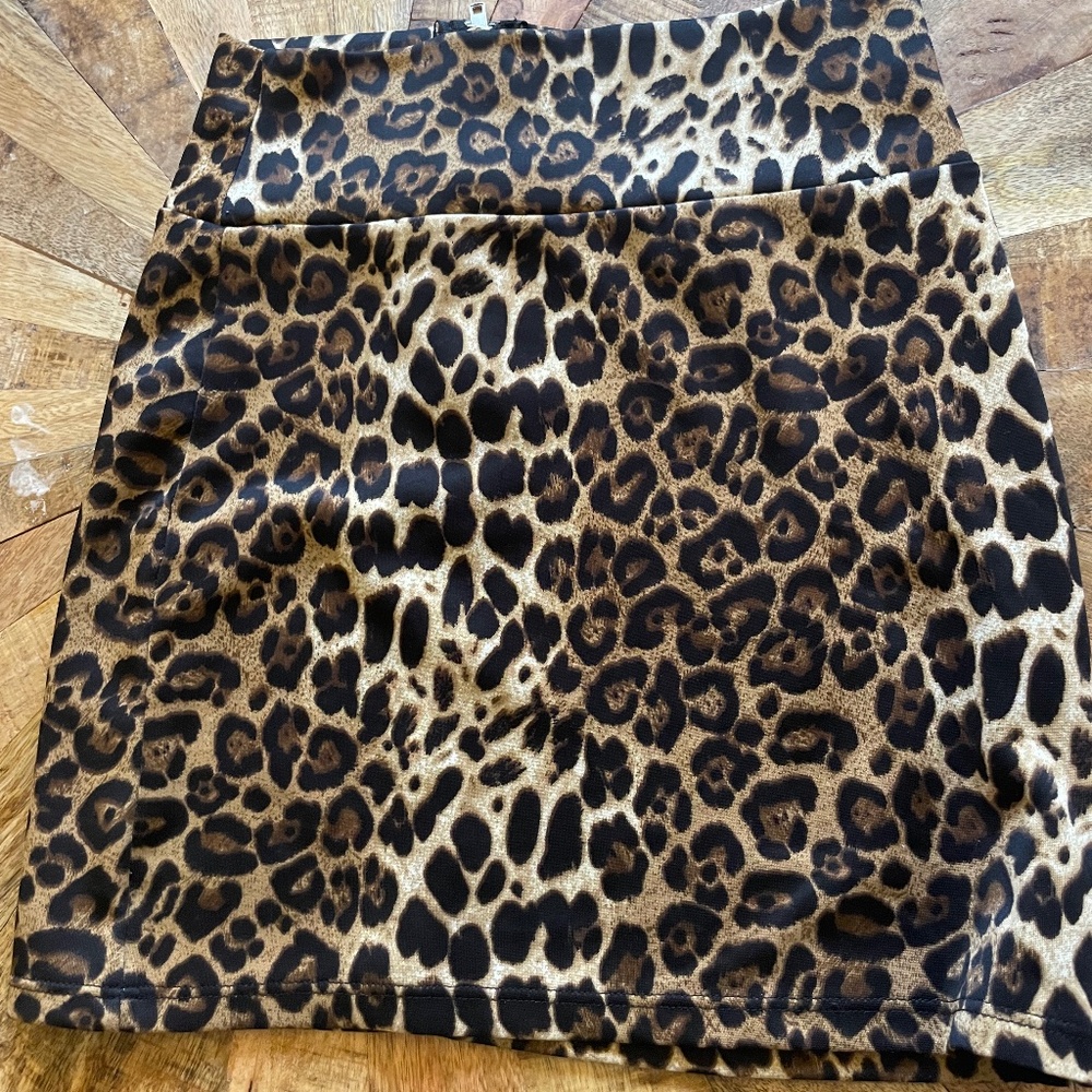 M Leopard mini skirt with chunky zipper